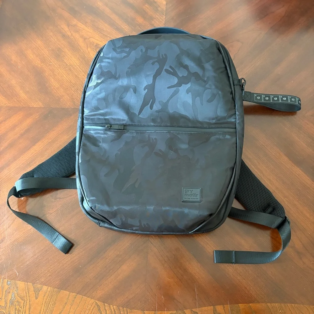 Gry Mattr by‎ Joe Mimran Backpack Travel Essentials Black Grey USB Laptop Tablet